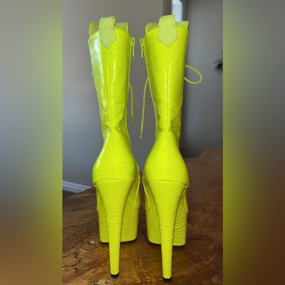 Hella heelz neon yellow pole shoes - Picture 6 of 6